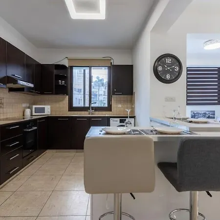 Angelina 2-bedroom In 아파트 *