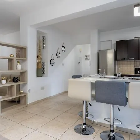 아파트 Angelina 2-bedroom In *