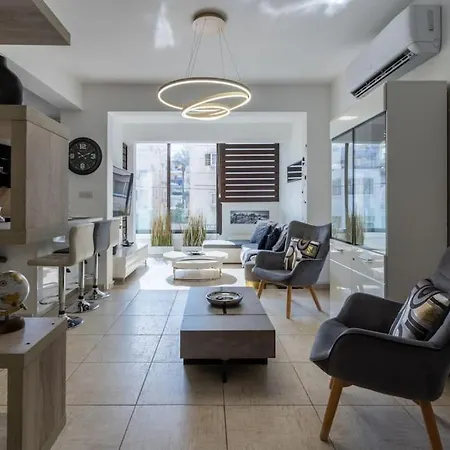 Angelina 2-bedroom In 아파트 라르나카